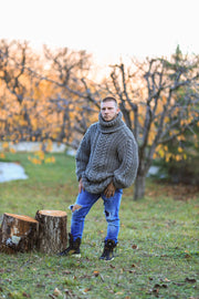 M size Ready Wool Cable Knit Sweater