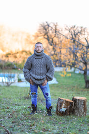 M size Ready Wool Cable Knit Sweater