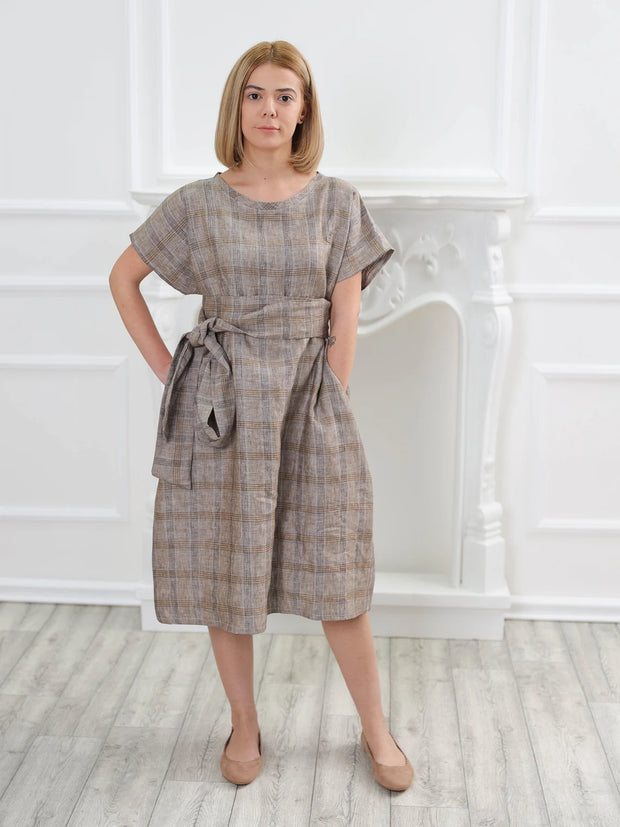 Loose linen dress with pockets